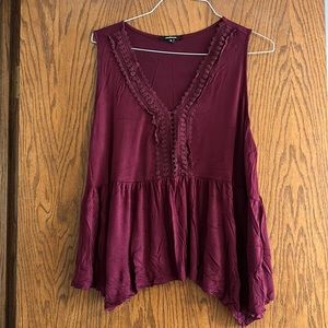 Sleeveless blouse lace trim